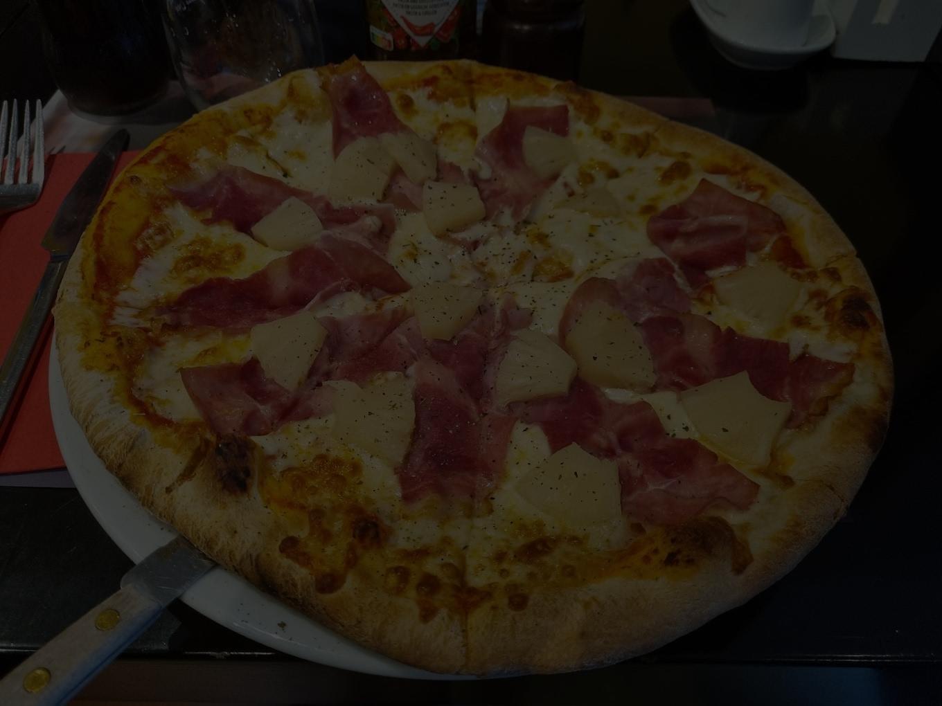 Frisch gebackene Pizza